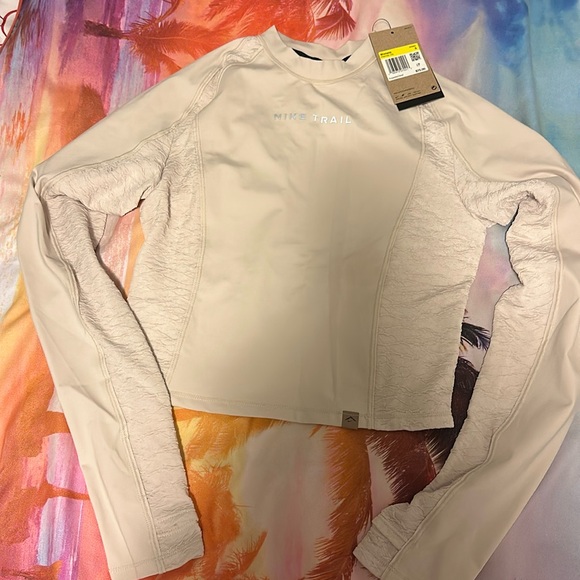 Nike trail crop top size small NWT - Picture 1 of 6